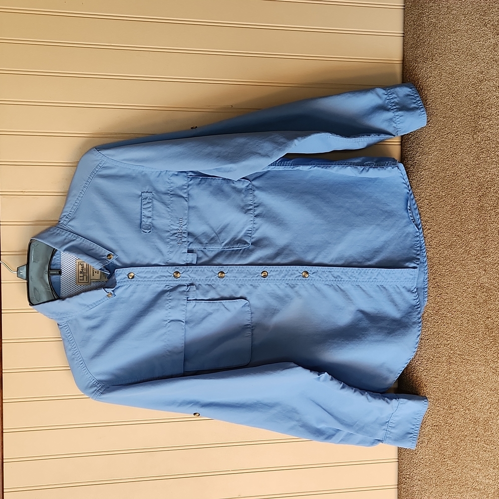 EUC L.L. Bean women's hiking shirt light blue size medium